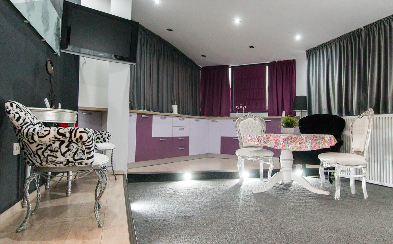 Galaţi Hotel Jolie Apartments מראה חיצוני תמונה